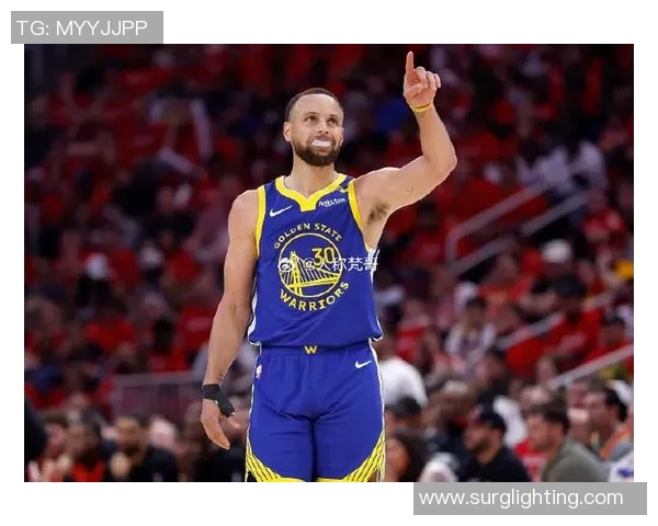 库里赛后接受采访：盼与队友更好合作，迎接新赛季挑战