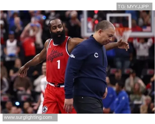 快船内讧事件引发球迷热议，队内关系是否会恶化？