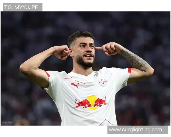 莱比锡大胜法兰克福,再次登顶德甲榜首 莱比锡大胜法兰克福,再次登顶德甲榜首